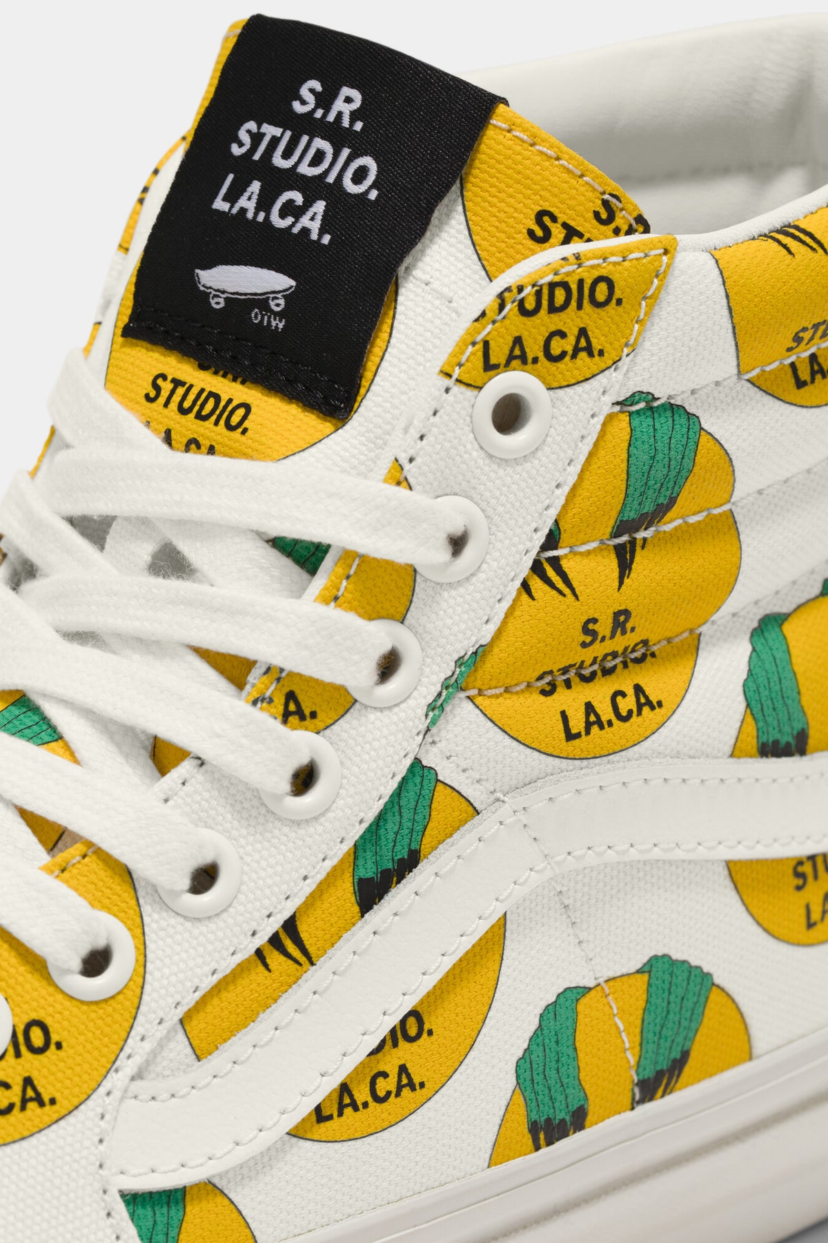 VAMPIRE SUNRISE SK8-HI 38