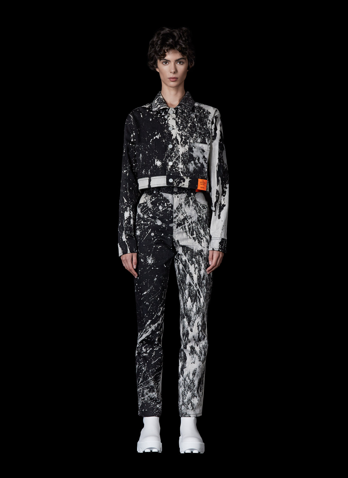 HAND-BLEACHED CROPPED SOTO JEAN JACKET