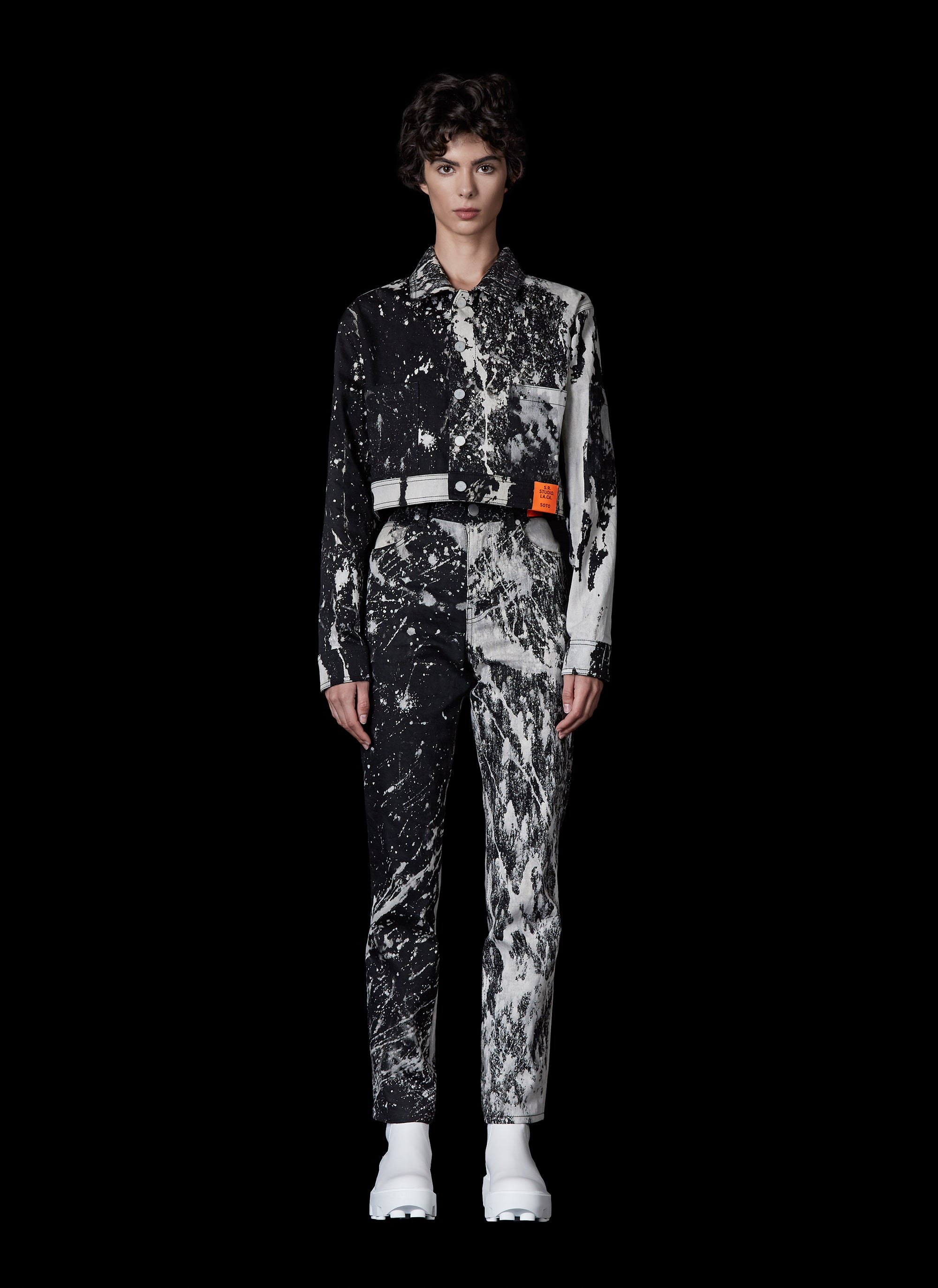 HAND-BLEACHED CROPPED SOTO JEAN JACKET