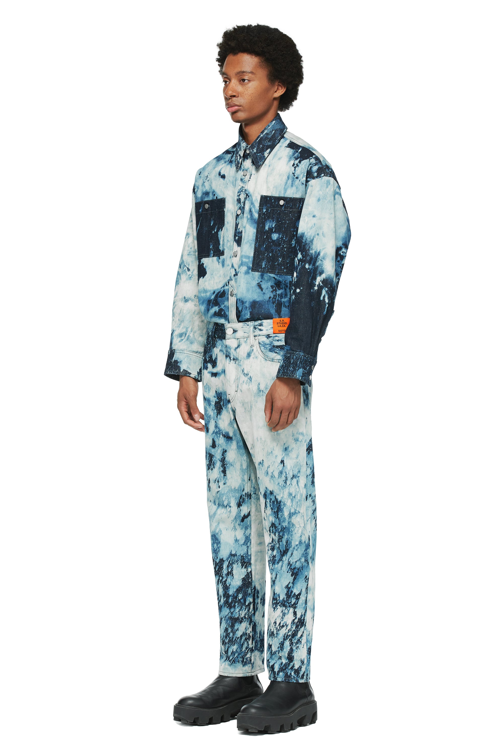 HAND-BLEACHED INDIGO SOTO C-JEAN